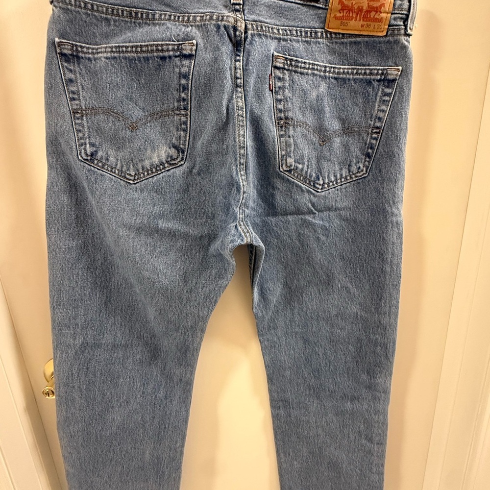 Levi's Men's Denim Blue Relaxed Jeans